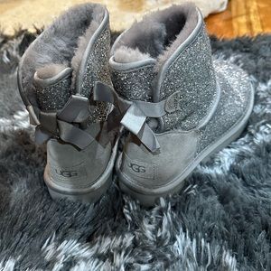Women's Classic Mini Bow Cosmo Boots